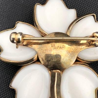 .173. One Dozen Mostly Marked Brooches