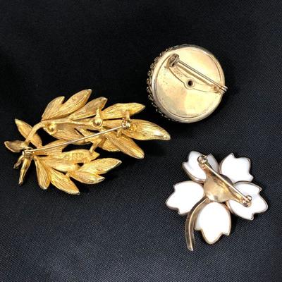 .173. One Dozen Mostly Marked Brooches