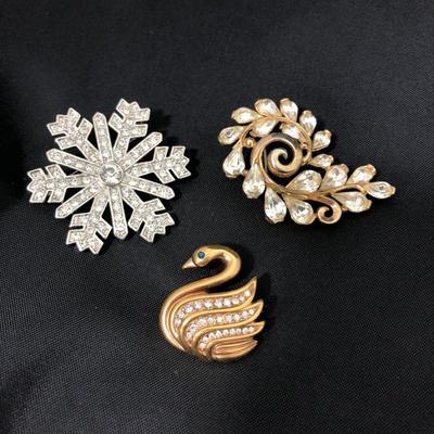 .173. One Dozen Mostly Marked Brooches