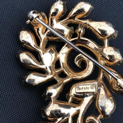 .173. One Dozen Mostly Marked Brooches