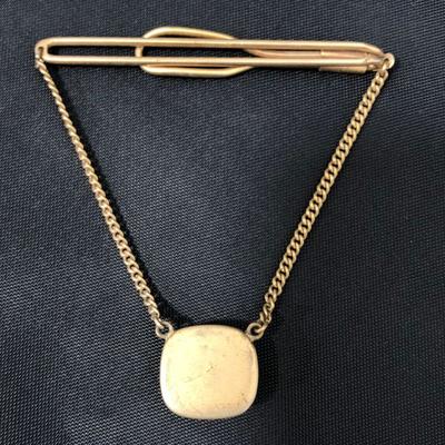 .175. Equestrian Essex Glass