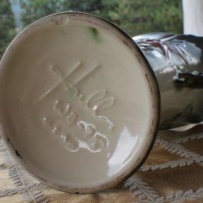 Lot #5: Vintage HULLâ„¢ Handpainted Vase