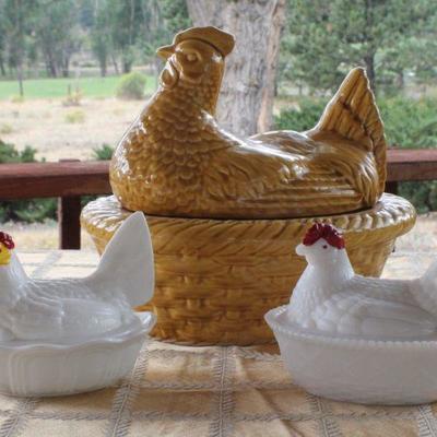 Lot #7: Group of (3) Country Rooster Dishes w/ Lids