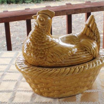 Lot #7: Group of (3) Country Rooster Dishes w/ Lids