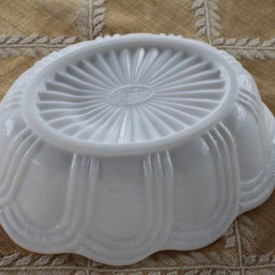 Lot #7: Group of (3) Country Rooster Dishes w/ Lids