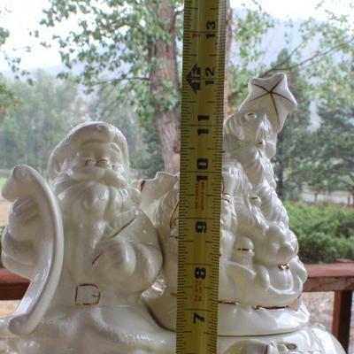 Lot #10: Pair of Vintage Christmas Deco Collectibles (Cookie Jar and Snowglobe)