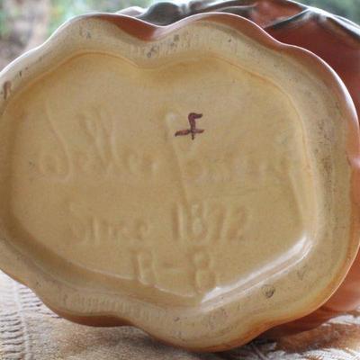 Lot #12: WELLERâ„¢ Pottery Form B-8 Vase