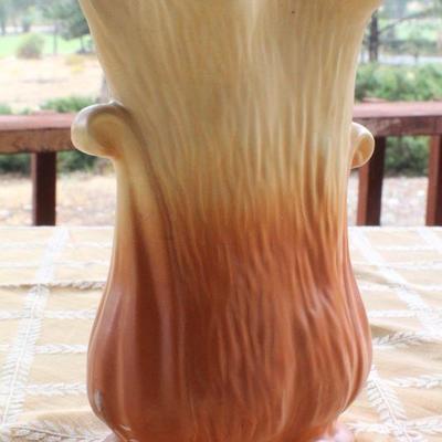 Lot #12: WELLERâ„¢ Pottery Form B-8 Vase