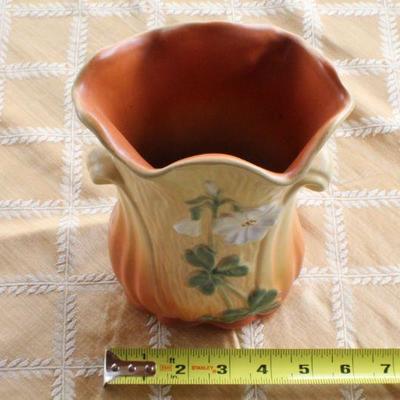 Lot #12: WELLERâ„¢ Pottery Form B-8 Vase