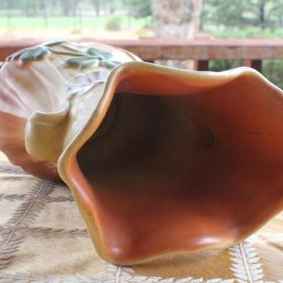 Lot #12: WELLERâ„¢ Pottery Form B-8 Vase