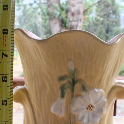 Lot #12: WELLERâ„¢ Pottery Form B-8 Vase