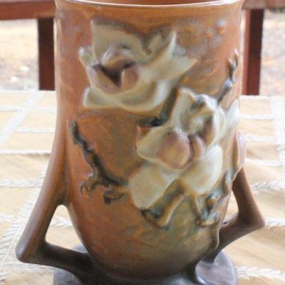 Lot #13: Vintage ROSEVILLEâ„¢ Pottery Vase Form 87-6" (some damage shown)