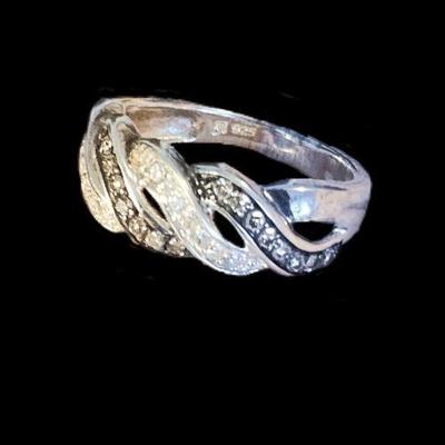 J124: Sterling Affinity Diamonds Ring