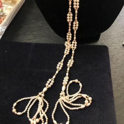 J127: Black and Freshwater Pearl Necklace