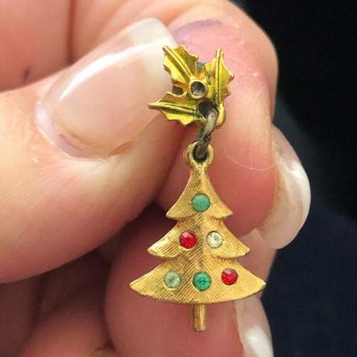 J130: Collection of Christmas Pins & Earrings 2