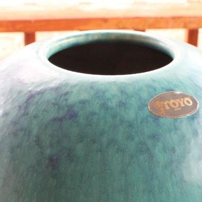 Lot #17: Vintage TOYOâ„¢ Blue Pottery Deco Pot
