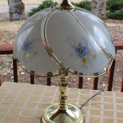 Lot #22: Vintage Touch-Base 3 Stage Table Lamp w/ Glass Shades TESTED A+