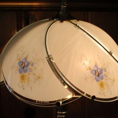 Lot #22: Vintage Touch-Base 3 Stage Table Lamp w/ Glass Shades TESTED A+