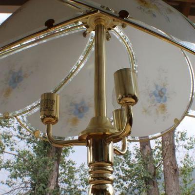Lot #22: Vintage Touch-Base 3 Stage Table Lamp w/ Glass Shades TESTED A+