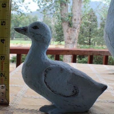 Lot #23: Mother Duck w/ (4) Ducklings Garden Deco Bundle