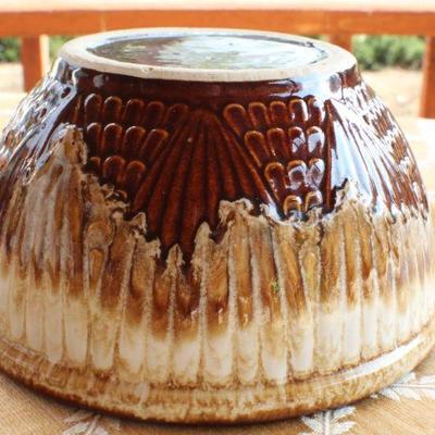 Lot #31: Group of (3) Assorted Bowls and Vessels