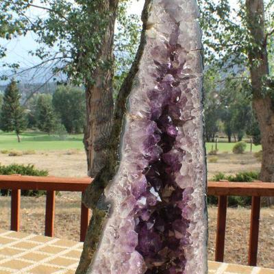 Lot #34: Large Geode Crystal Deco