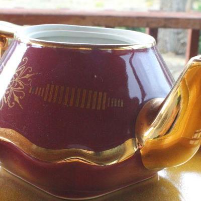 Lot #37: (2) Pier 1â„¢ Serving Trays Gold w/ HALLâ„¢ 6-Cup Teapot