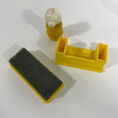 .199. Fisher Price Play Family School