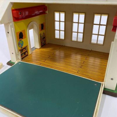 .199. Fisher Price Play Family School