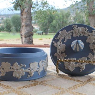 Lot #43: Antique WEDGEWOODâ„¢ Covered Dish 