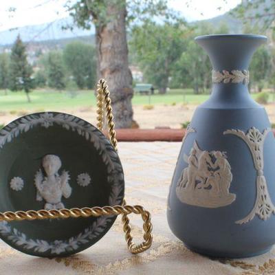 Lot #44: Pair of WEDGEWOODâ„¢ Creations