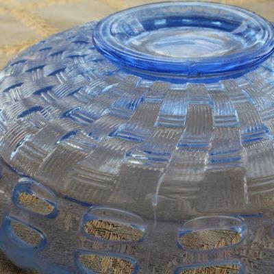 Lot #46: Vintage Pair of Colored Art Glass Mid Century Modern Collectibles (Covered Purple Dish and Lattice Bowl)
