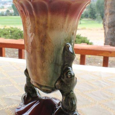 Lot #52: Vintage HULLâ„¢ Pottery Vase