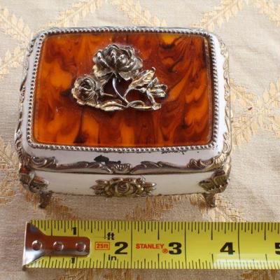 Lot #61: Vintage Music Player Decorative Box Tested A+