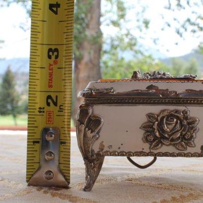 Lot #61: Vintage Music Player Decorative Box Tested A+