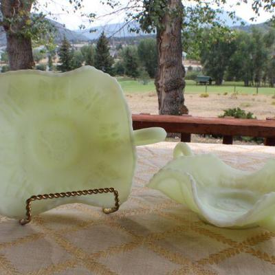 Lot #62: Pair of Vintage Green FENTONâ„¢ Glass Dishes Matching
