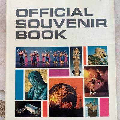 #88  NEW YORK WORLD'S FAIR 1964-65 OFFICIAL SOUVENIR BOOK