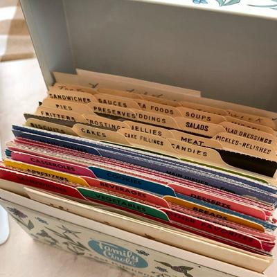 #91   RECIPE BOX CARDS & COOK BOOK