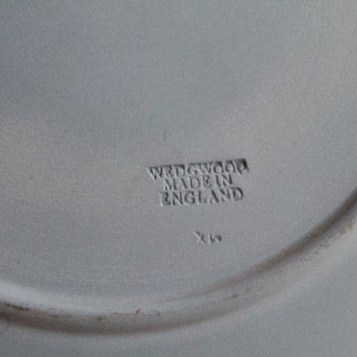 Lot #66: Pair of Vintage WEDGEWOODâ„¢ Creations (Blue Plate and Brown Trinket Box)