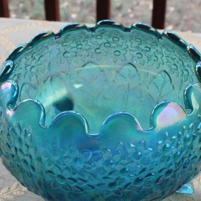 Lot #68: Vintage Blue FENTONâ„¢ Art Glass 3-Leg Bowl