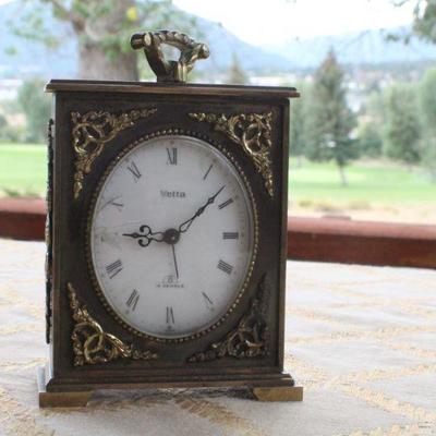 Lot #70: Vintage VETTAâ„¢ Desk Clock UNTESTED