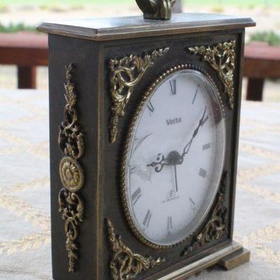 Lot #70: Vintage VETTAâ„¢ Desk Clock UNTESTED