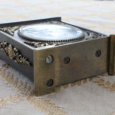 Lot #70: Vintage VETTAâ„¢ Desk Clock UNTESTED