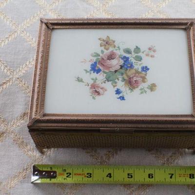 Lot #71: Vintage Mid Century Modern Flower Themed Jewelry/Trinket Box Gold Tone Metal Case