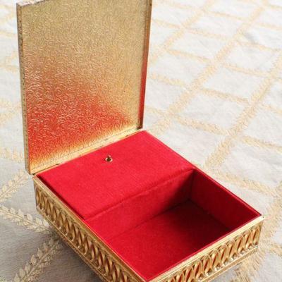 Lot #78: Small Vintage Mid Century Modern JAPAN Padded Fabric Picture Top Jewelry/Trinket MUSIC Box PINKIE by Lawrence Tested A+