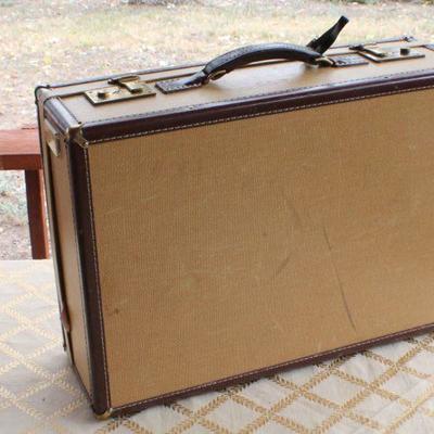 Lot #80: Vintage Mid Century Modern HARTMANNâ„¢ Skymate Luggage (locks open w/ no key)