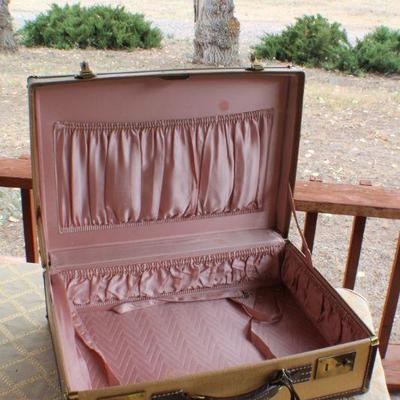 Lot #80: Vintage Mid Century Modern HARTMANNâ„¢ Skymate Luggage (locks open w/ no key)