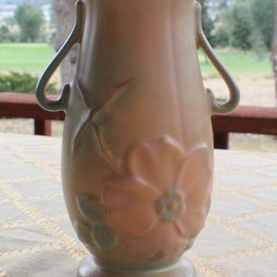 Lot #82: Vintage WELLERâ„¢ Flower Themed Vase