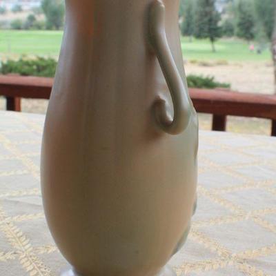 Lot #82: Vintage WELLERâ„¢ Flower Themed Vase