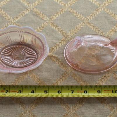 Lot #83: Vintage FENTONâ„¢ Pink Opalescent Covered Dish w/ Original Card